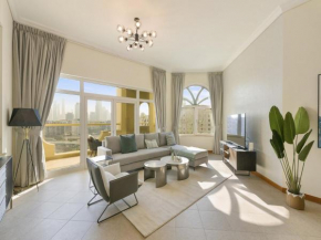 Short-stay at Al Haseer - 4 Beds Palm Holiday Apt